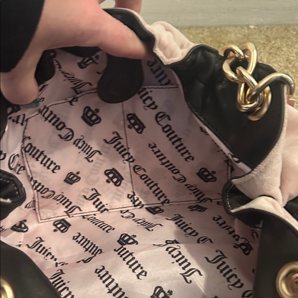 Juicy Couture Blush Pink Logo Shoulder Bag with Gold Hardware - Picture 5 of 6